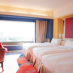 Superior Corner Triple Room Smoking